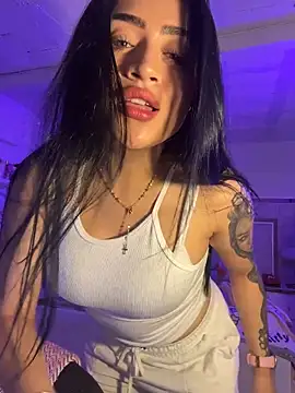 lucianaroy online show from April 2026 04:36:02 AM