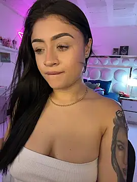 lucianaroy online show from July 2026 10:27:02 PM