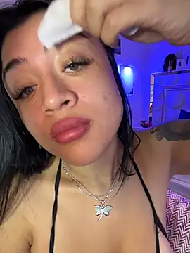 Snapshot of lucianaroy chatting on November 2025 09:13:01 AM lucianaroy online show from November 2025 09:13:01 AM