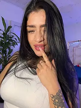 lucianaroy online show from January 2026 11:11:02 PM