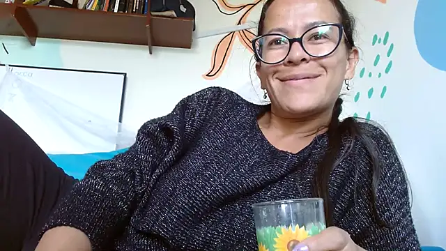 lupita84 online show from December 2025 06:09:02 PM