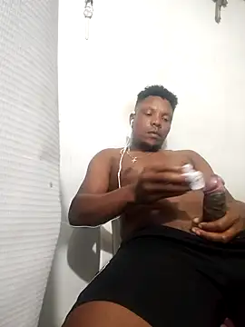 hugo3918  online show from January 2026 02:51:02 AM