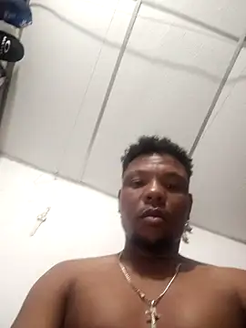 hugo3918  online show from November 2025 12:32:02 PM