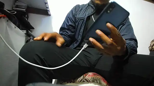 hugo3918  online show from March 2026 01:43:02 AM