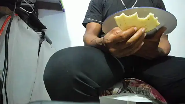 hugo3918  online show from March 2026 02:05:02 AM