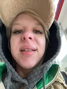 LikaCat online show from October 2025 05:06:02 AM