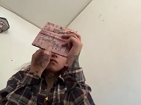 Snapshot of IrisMagiic chatting on January 2025 09:23:02 PM IrisMagiic online show from January 2025 09:23:02 PM