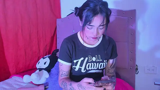 Snapshot of IrisMagiic chatting on September 2025 10:50:02 PM IrisMagiic online show from September 2025 10:50:02 PM