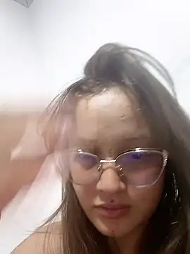 lucyy06 online show from May 2026 03:12:02 AM