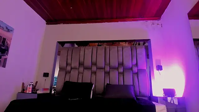 NikkySmiith online show from May 2026 02:45:01 PM