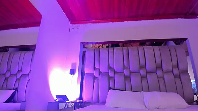 NikkySmiith online show from June 2026 11:54:02 AM