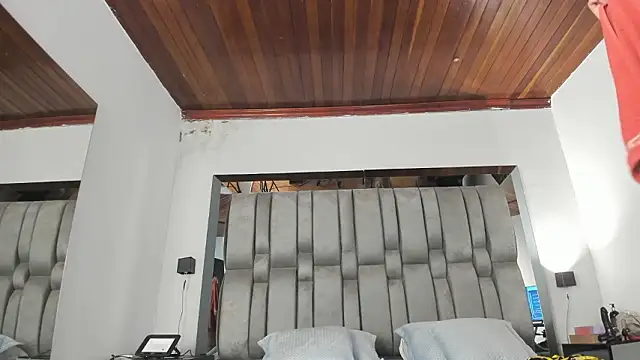 NikkySmiith online show from March 2026 12:07:02 PM