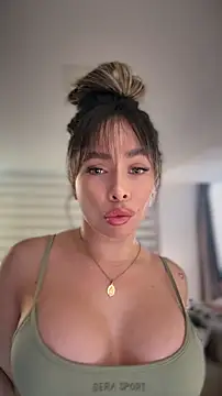 Alison Diaz17 online show from April 2026 09:41:01 PM