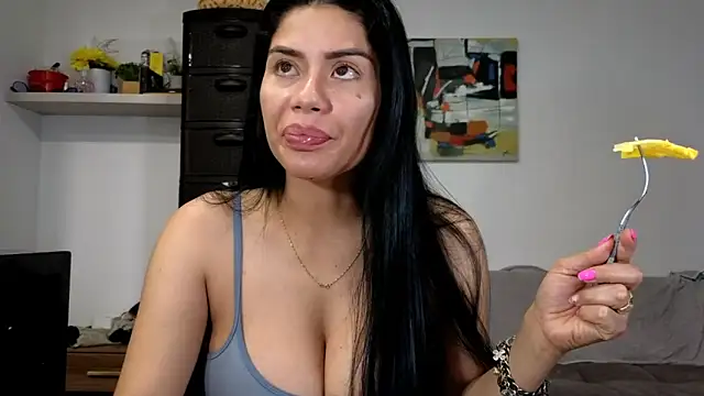 Alondra fetish online show from February 2026 04:01:01 AM