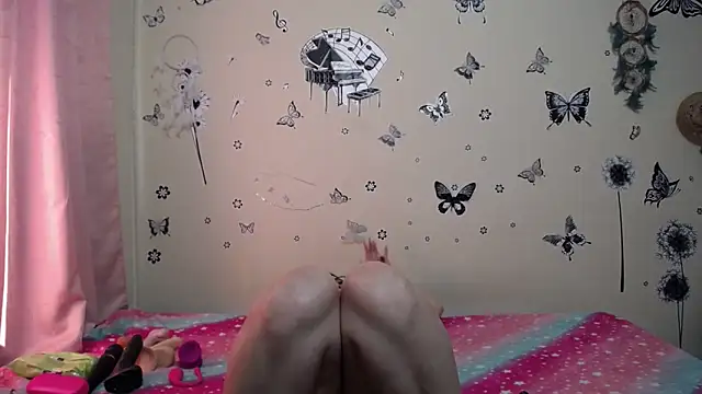 Nicolle-sky online show from December 2025 04:44:01 PM