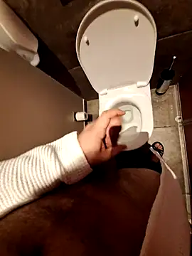 Elfucker77 online show from December 2025 01:02:02 PM