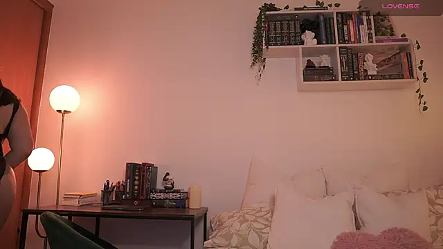 Snapshot of EmilyxRose_- chatting on March 2025 08:45:02 PM EmilyxRose - online show from March 2025 08:45:02 PM