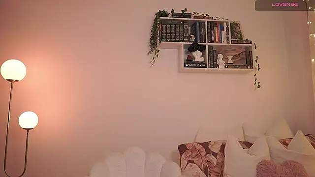 Snapshot of EmilyxRose_- chatting on February 2025 08:20:02 PM EmilyxRose - online show from February 2025 08:20:02 PM