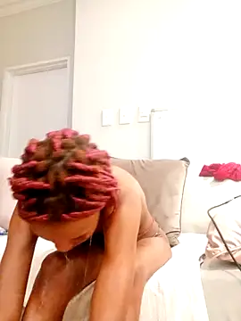 Snapshot of khanyaTheeLyt chatting on September 2025 10:01:02 PM khanyaTheeLyt online show from September 2025 10:01:02 PM