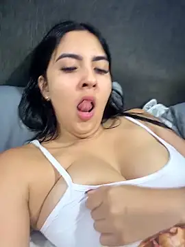 MarianaBenz online show from June 2026 01:10:01 AM