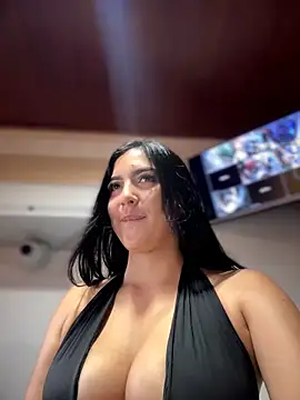 MarianaBenz online show from May 2026 10:32:02 PM
