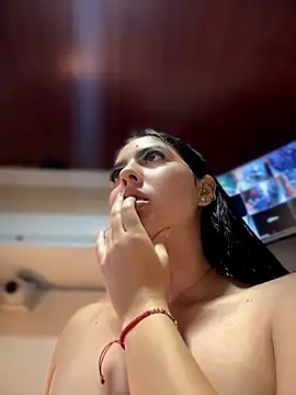 MarianaBenz online show from June 2026 12:39:02 AM