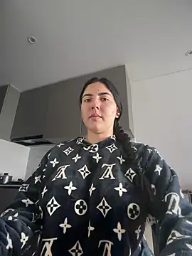 MarianaBenz online show from February 2026 03:20:02 PM