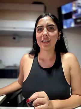 MarianaBenz online show from April 2026 12:04:01 AM