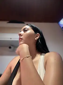 MarianaBenz online show from November 2025 10:02:02 PM