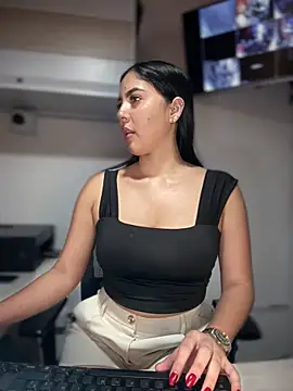 MarianaBenz online show from April 2026 11:52:01 PM