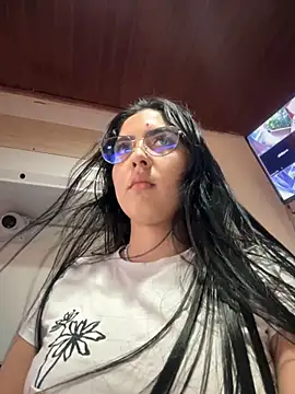 MarianaBenz online show from October 2025 09:15:02 PM