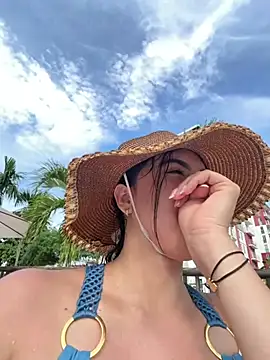 MarianaBenz online show from February 2026 08:50:02 PM