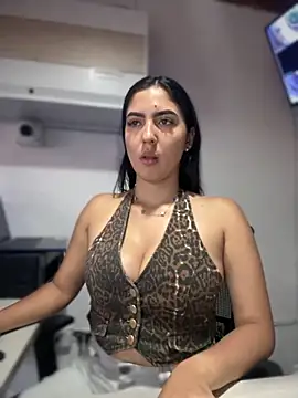 Snapshot of MarianaBenz chatting on September 2025 11:39:02 AM MarianaBenz online show from September 2025 11:39:02 AM