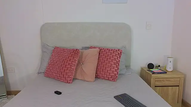 KristennBlue online show from February 2026 11:45:01 AM