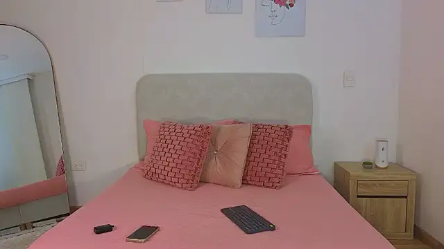 KristennBlue online show from January 2026 12:01:01 PM