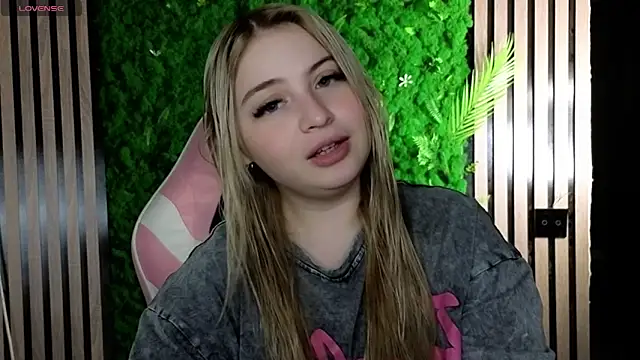 shy blondiee online show from October 2025 11:03:02 PM