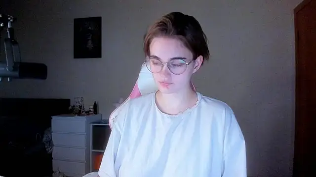 AnnaRoading online show from January 2025 04:00:02 PM