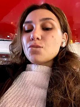 QuitieLia online show from November 2025 08:25:02 AM