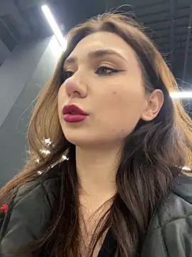 QuitieLia online show from December 2024 01:17:02 PM
