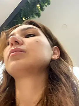 QuitieLia online show from November 2025 08:25:01 AM