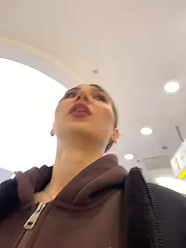 QuitieLia online show from February 2026 07:52:01 AM