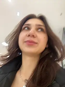 QuitieLia online show from December 2024 08:22:02 AM
