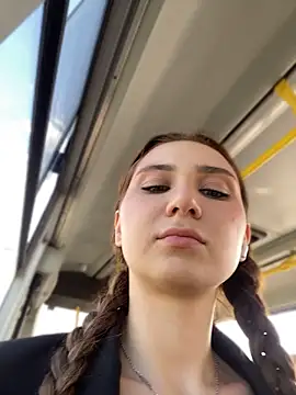 QuitieLia online show from May 2026 02:19:02 PM