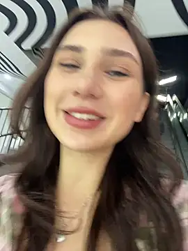 QuitieLia online show from December 2024 02:24:02 PM