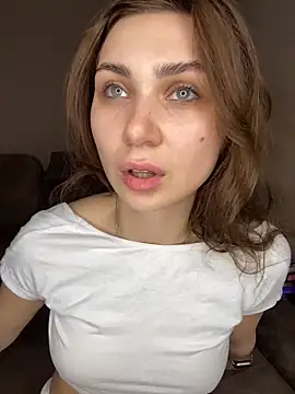 QuitieLia online show from March 2026 07:19:01 AM