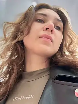 QuitieLia online show from October 2025 08:27:02 AM