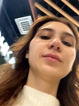 QuitieLia online show from November 2025 08:18:02 AM