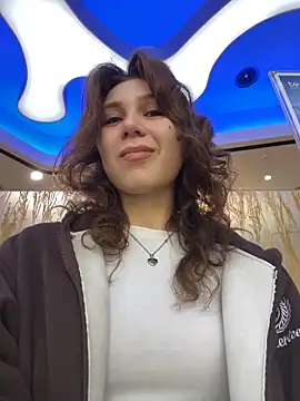 QuitieLia online show from February 2026 08:14:01 AM