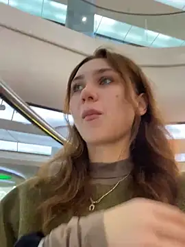 QuitieLia online show from October 2025 08:23:02 AM