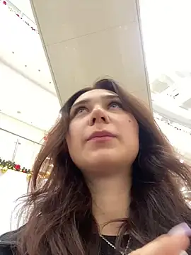 QuitieLia online show from December 2024 08:14:01 AM